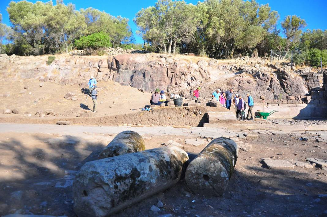 Manisa'da ortaya çıktı! 2700 yıllık geçmişi var. Dünyada nadir görülüyor - Resim: 18